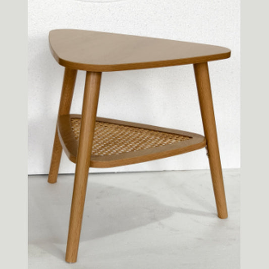 Driehoekige bijzettafel met rotan legplank – eikenlook, 48 × 40 × 45 cm — E-woodproducts