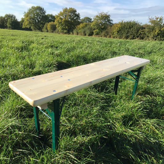 Bierbank 110 cm KING – op een grasveld