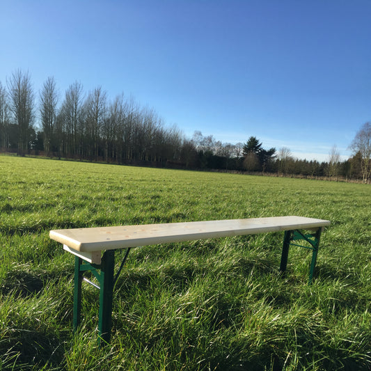 Bierbank 160 cm KING – op een grasveld