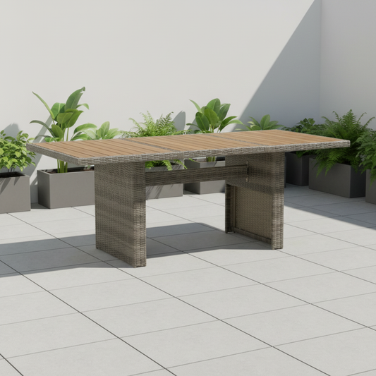 Grijze rotan tafel met houten blad