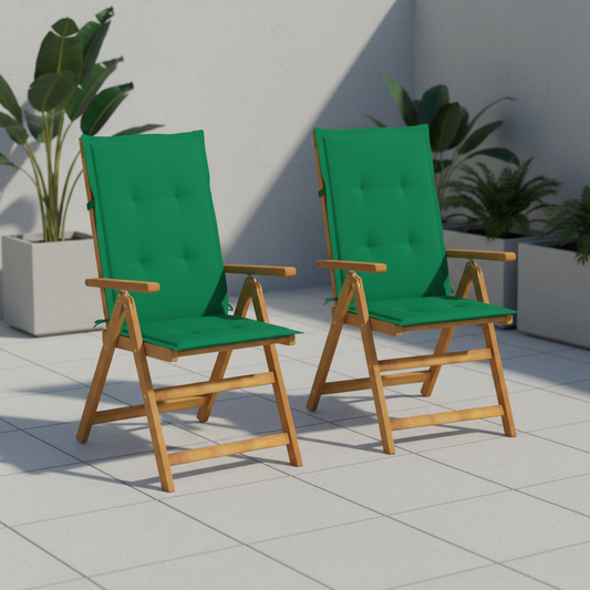 Groene tuinstoelen op terras