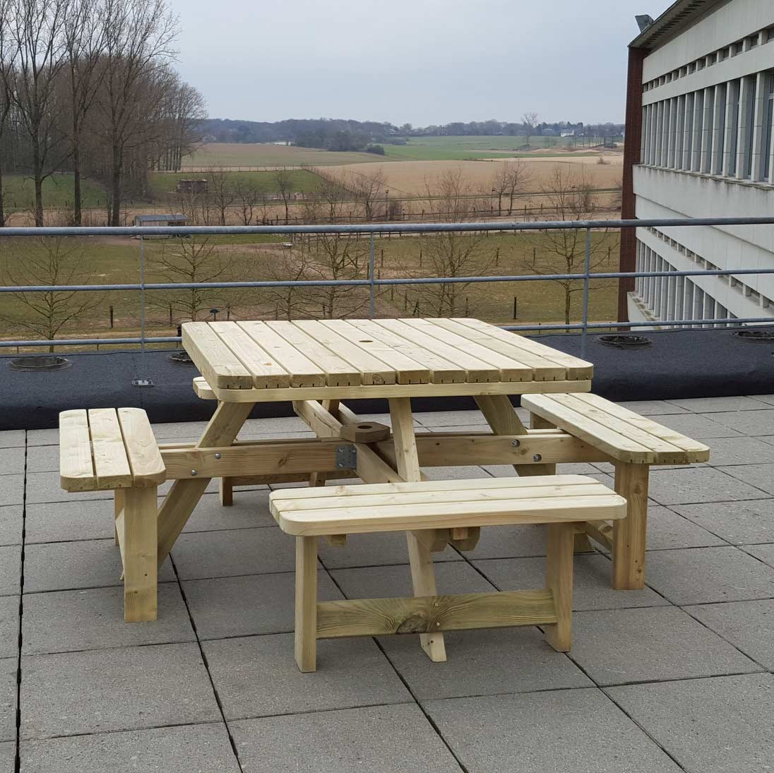 Vierkante picknicktafel xxl KING ® - 4 cm dikte (200 x 200cm) - tweede keuze