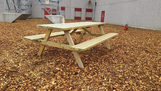 Picknicktafel 240 cm: de hele tafel op houtsnippers