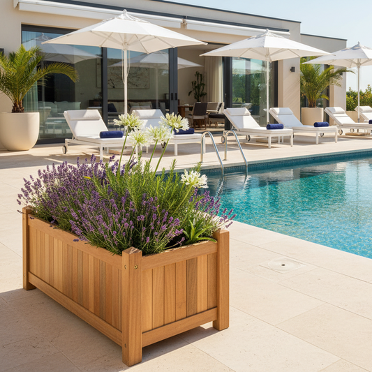 Teak Bloembak Bali bij zwembad