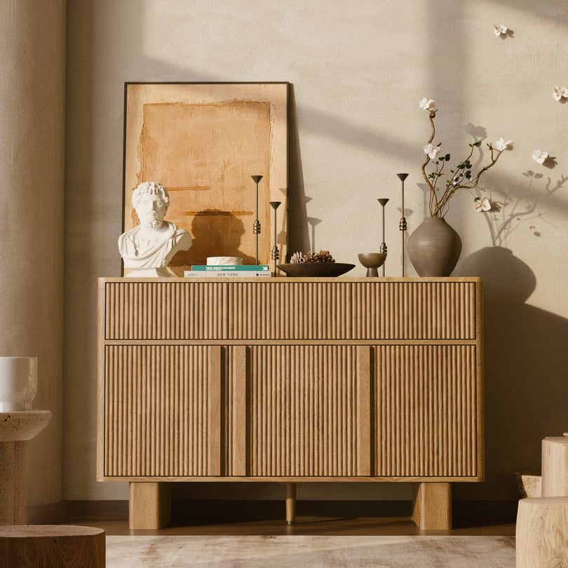 Modern Sideboard with 3 Drawers and 3 Doors