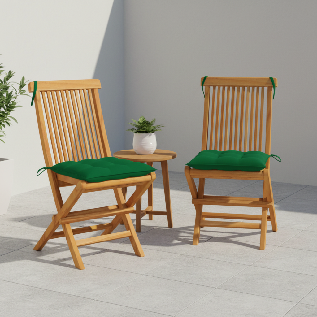 2 tuinstoelen met groene kussens en hoge rugleuning