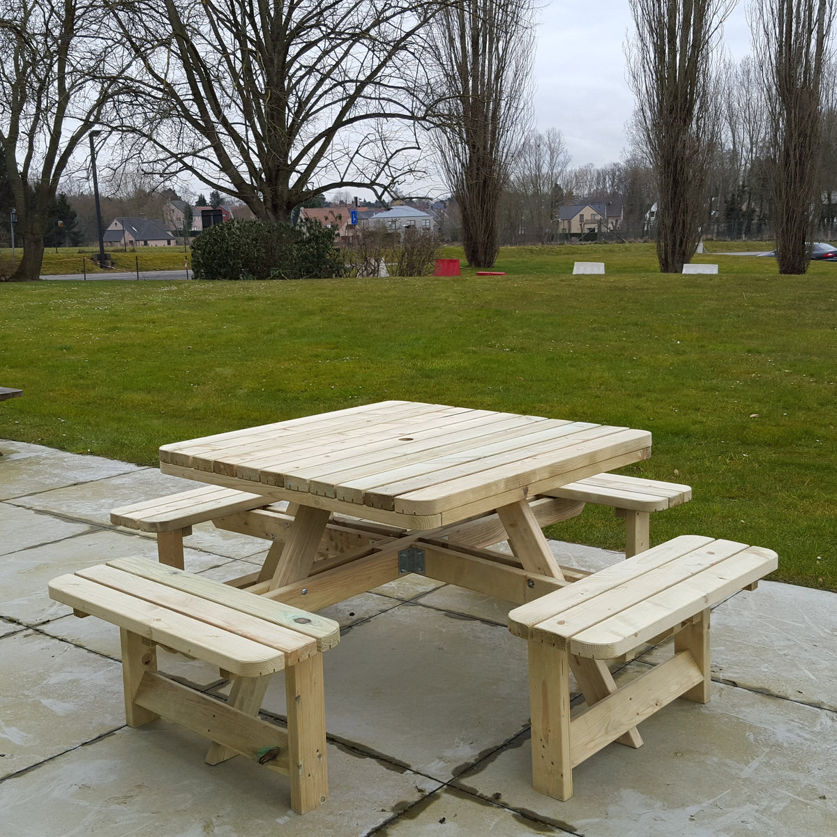 Vierkante picknicktafel XXL KING ® - 4 cm dikte (200 x 200cm)