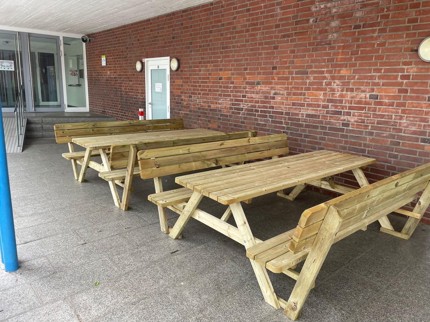 Picknicktisch 240 cm KING ® / 4 cm Stärke mit Rückenlehnen