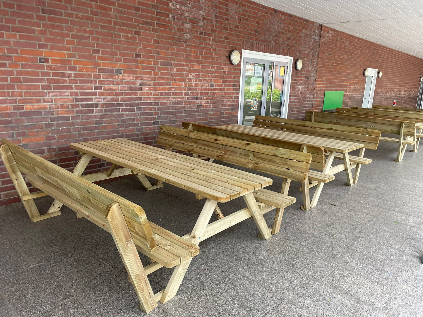 Picknicktisch 240 cm KING ® / 4 cm Stärke mit Rückenlehnen