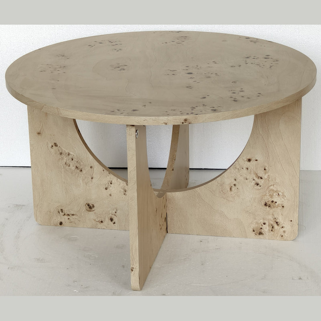 Bruna salontafel – wortelnootlook met open kruisonderstel, in 2 maten — E-woodproducts