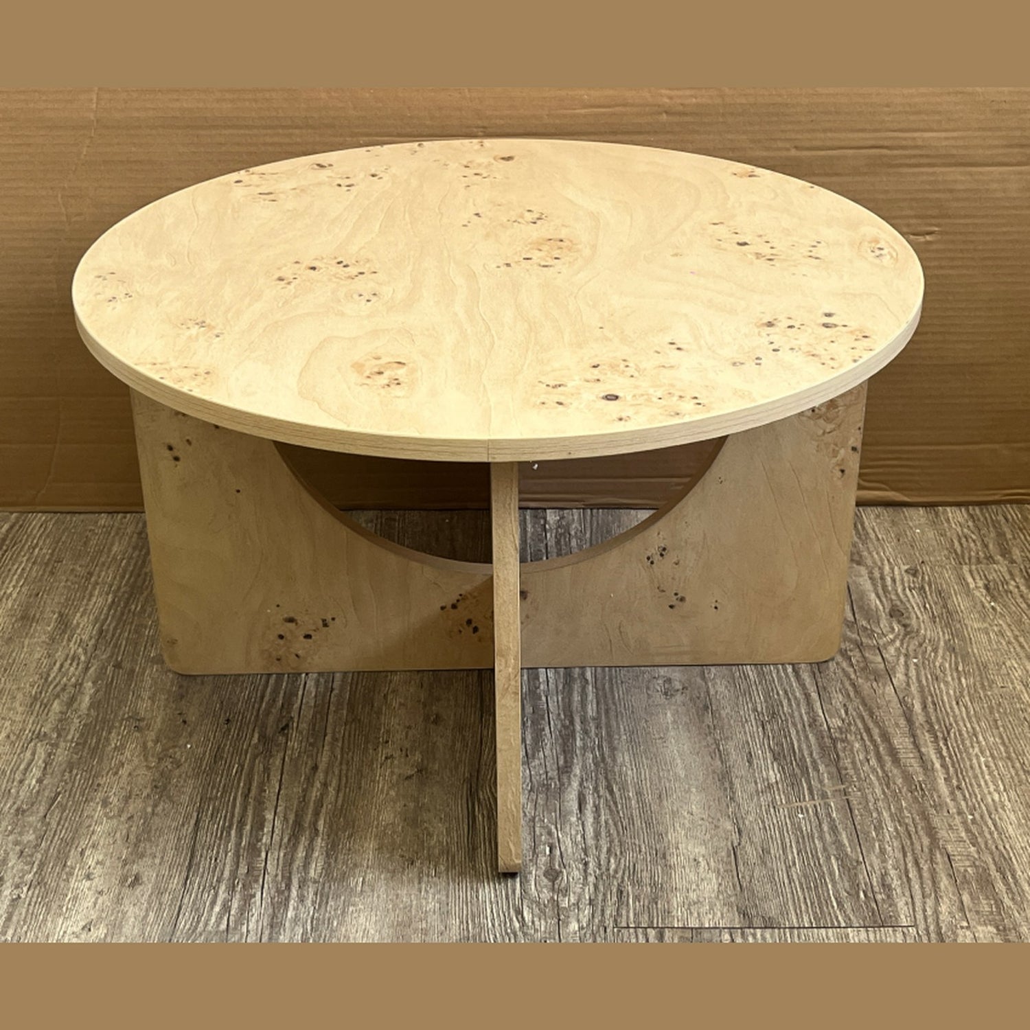 Bruna salontafel – wortelnootlook met open kruisonderstel, in 2 maten — E-woodproducts