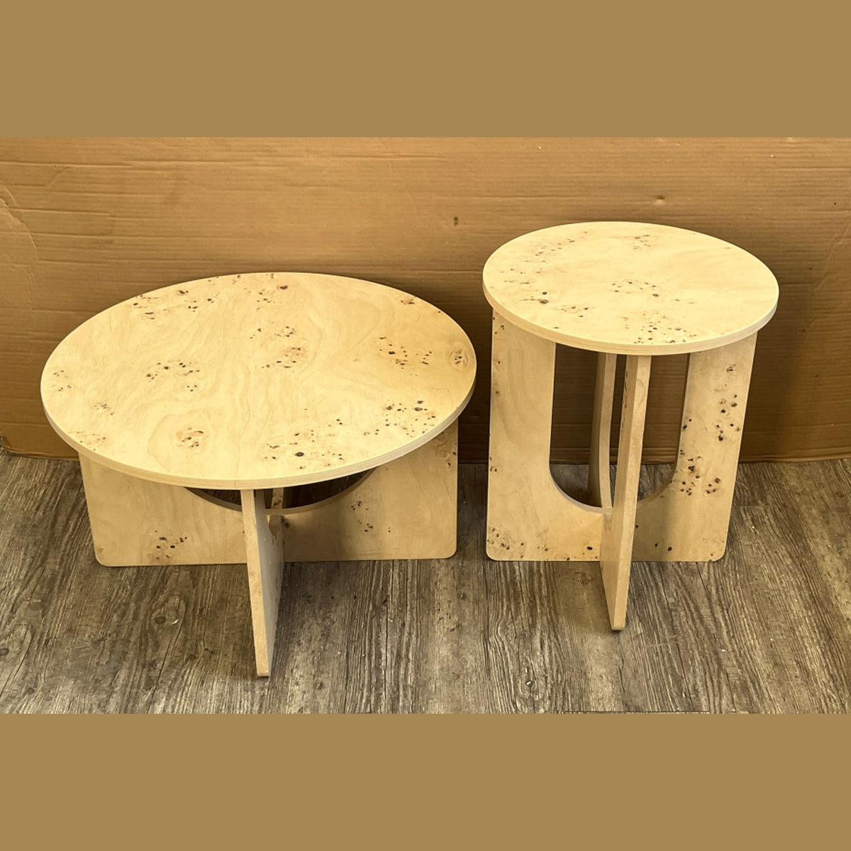 Bruna salontafel – wortelnootlook met open kruisonderstel, in 2 maten — E-woodproducts