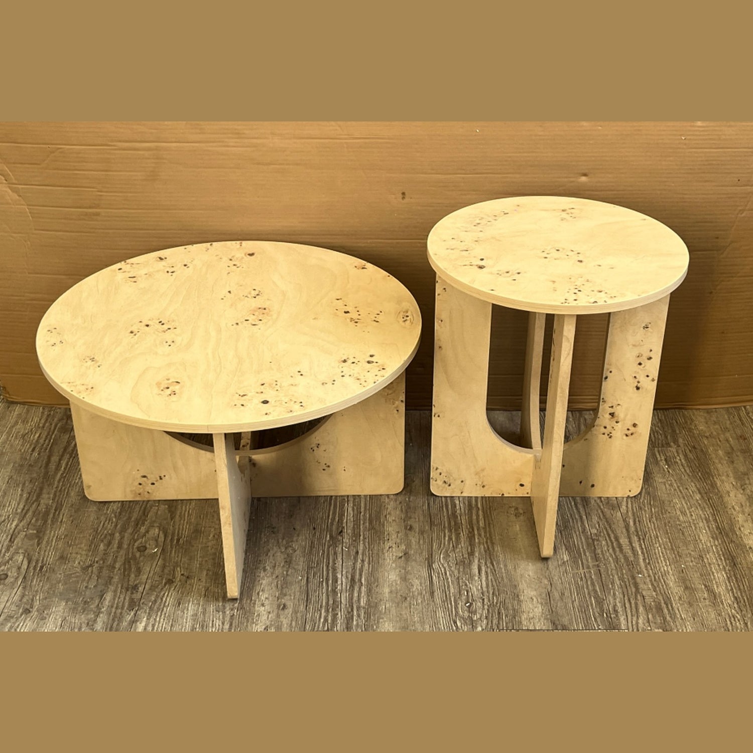 Bruna salontafel – wortelnootlook met open kruisonderstel, in 2 maten — E-woodproducts