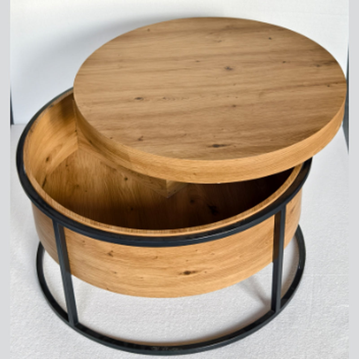 Ronde salontafel met opbergruimte – eikenlook op zwart metalen frame, in 2 kleuren — E-woodproducts