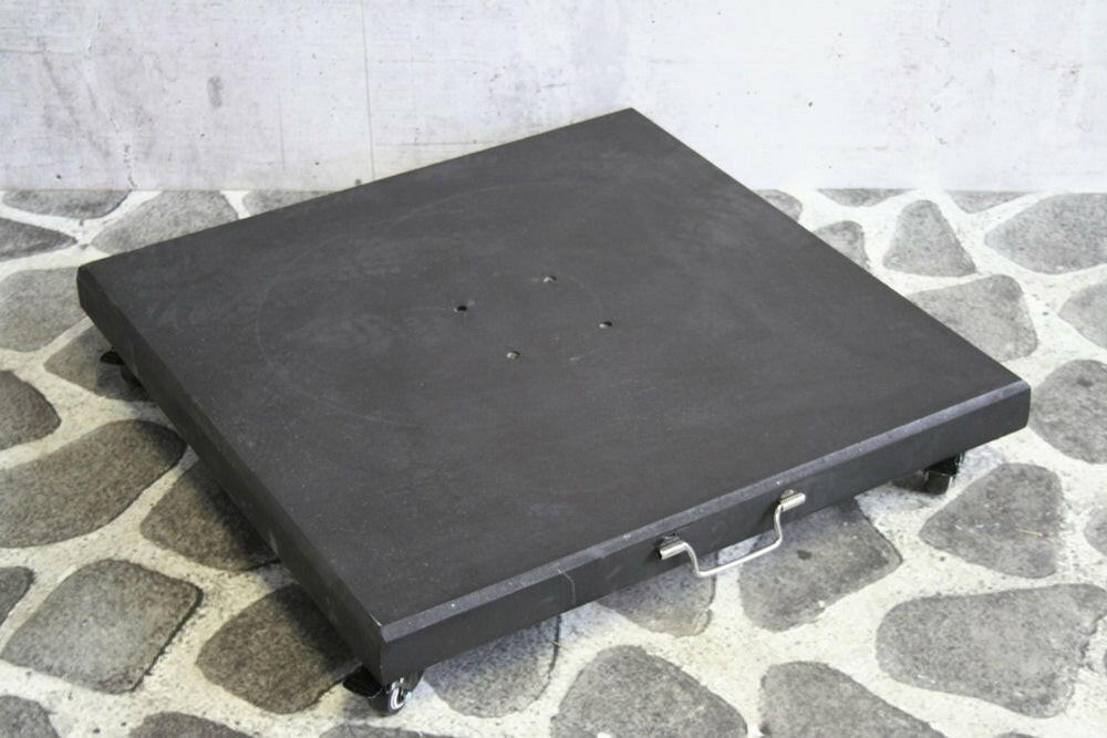Sonnenschirmständer aus schwarzem Granit, 100 kg, mit 4 Rollen