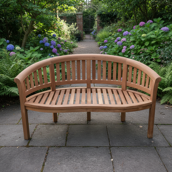 Teak Banana Bench – Tekora (160 cm) | Volledig handgemaakt & gemonteerd geleverd