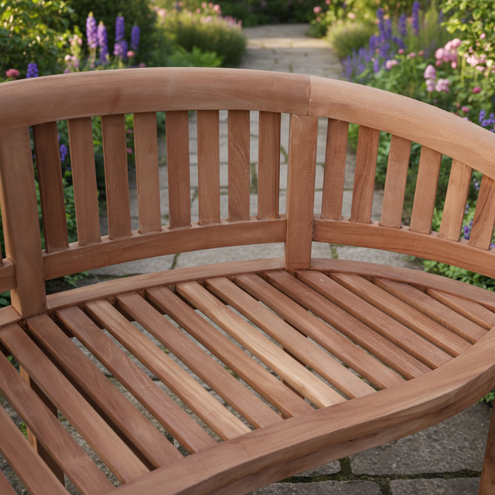Teak Banana Bench – Tekora (160 cm) | Volledig handgemaakt & gemonteerd geleverd