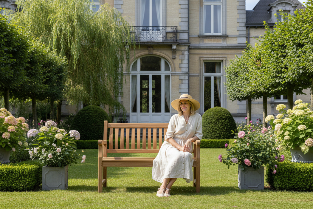 Belgische stadstuin met klassieke architectuur