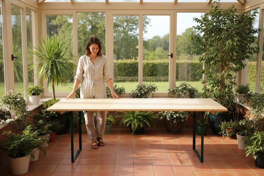 Biertafel in veranda met dame