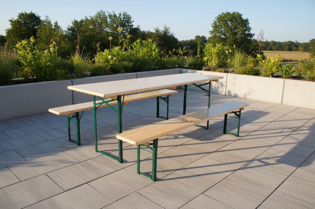 Biertafelset op betonnen terras