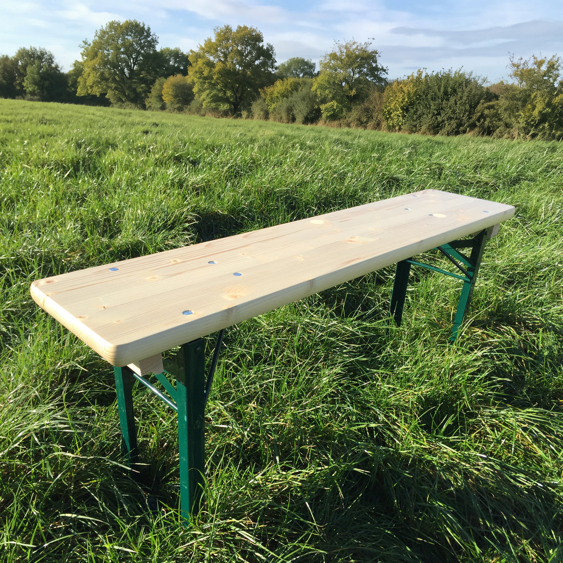 Bierbank 110 cm KING – op een grasveld