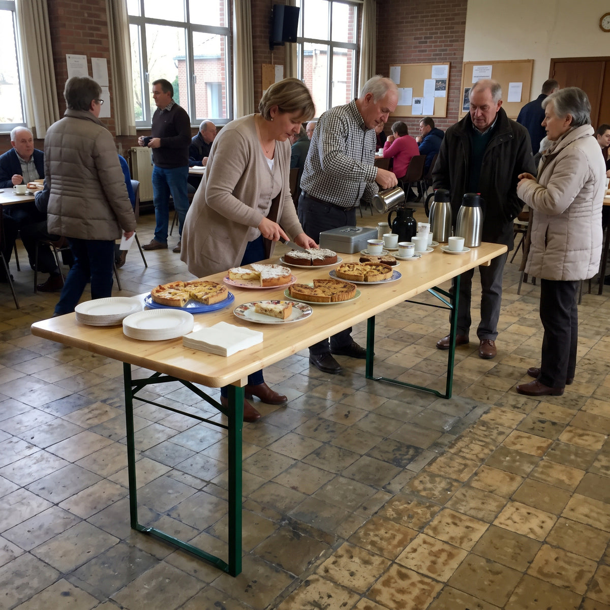 Biertafel 220 x 70 cm KING als taarten- en koffietafel in een zaal