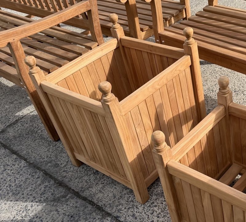 Teak bloembak vierkant groot (58 × 58 cm) – tweede keuze