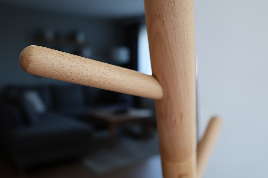 Beukenhouten kapstok met driepoot – minimalistisch design 37 × 37 × 170 cm