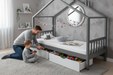 Kinderbed Peter donkergrijs met papa en kind