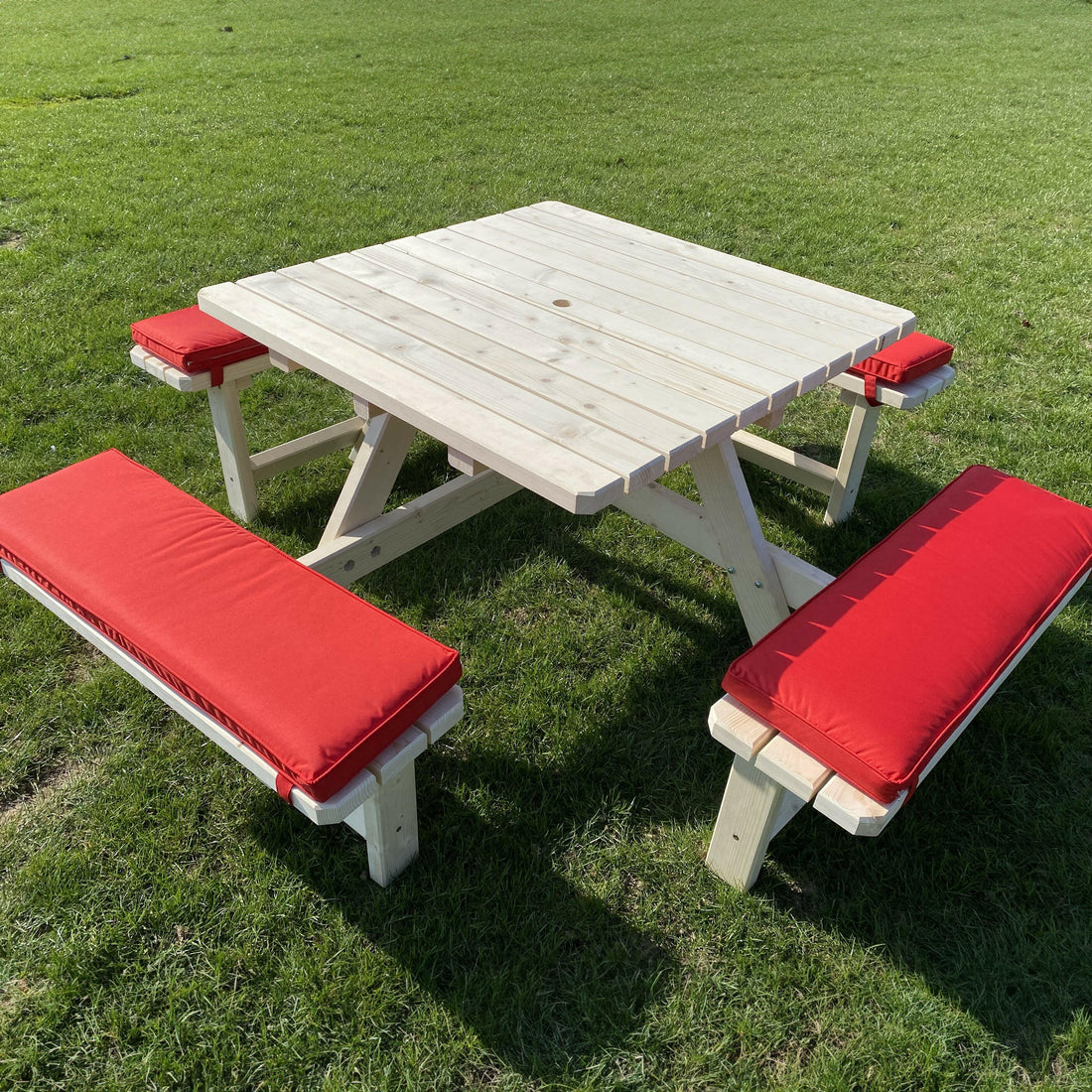 Picknicktafel kussen rood 96cm.