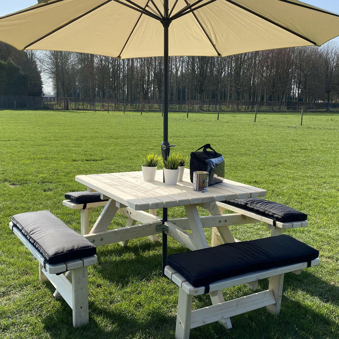 Picknicktafel kussen zwart 57cm.