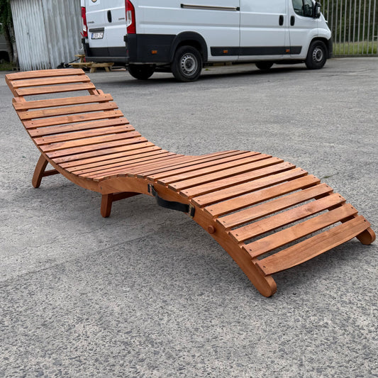 Hardhouten ligzetel Marello – opvouwbaar houten ligbed met handvat