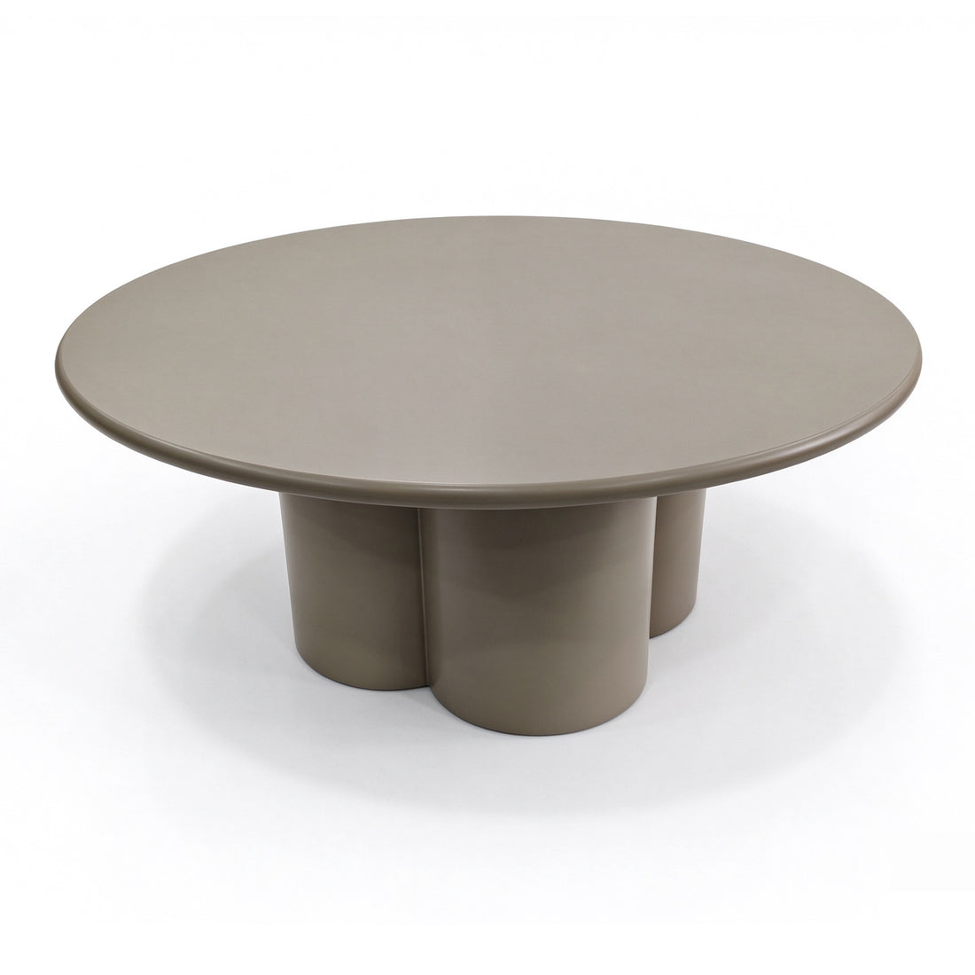 Liora salontafel Ø80 × 35 cm in hoogglans taupe met klaverbladvoet, studiofoto op witte achtergrond
