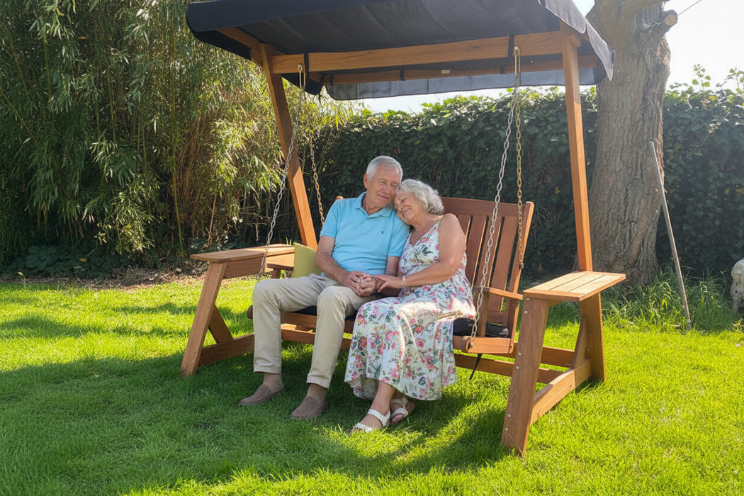 Ouder stel ontspant samen