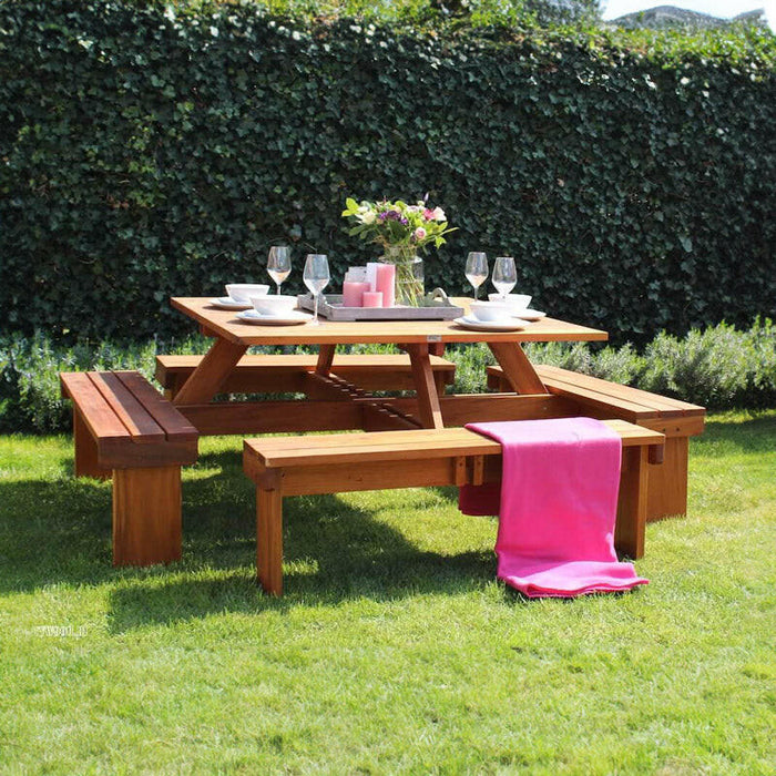 Hardhouten vierkante picknicktafel (210 x 210 cm)