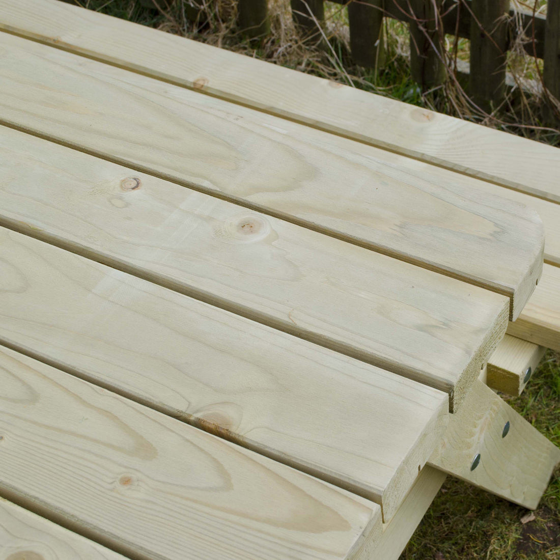 Picknicktafel 180 cm: detail van de planken van tafelblad en bank