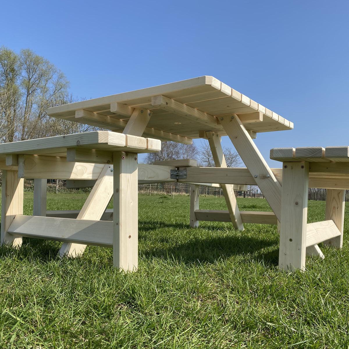 Vierkante picknicktafel 200 x 200 cm, natuur: detail van het frame van de tafel