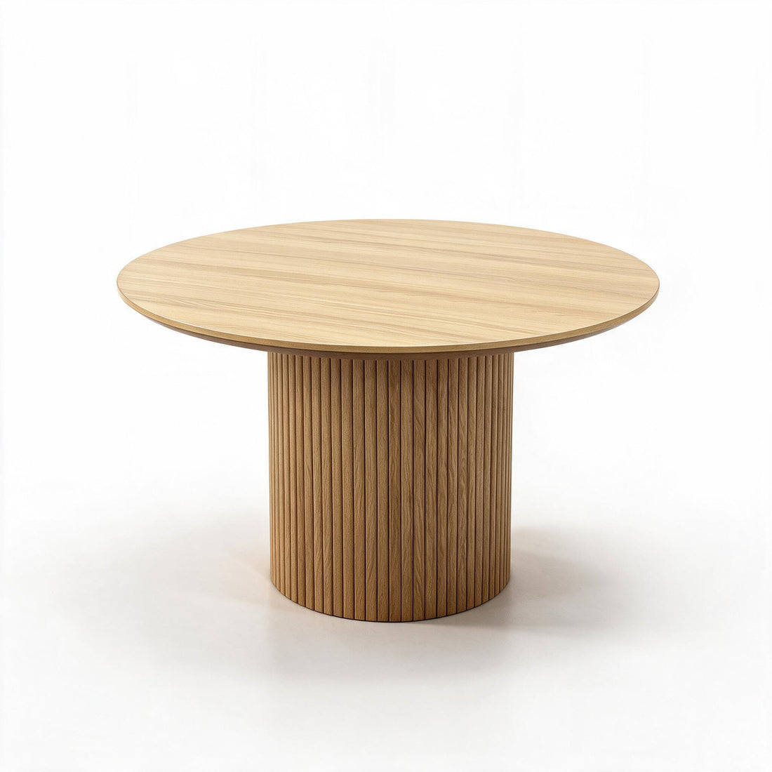Ronde eettafel met geribbelde trommelvoet in eikenlook, op witte achtergrond