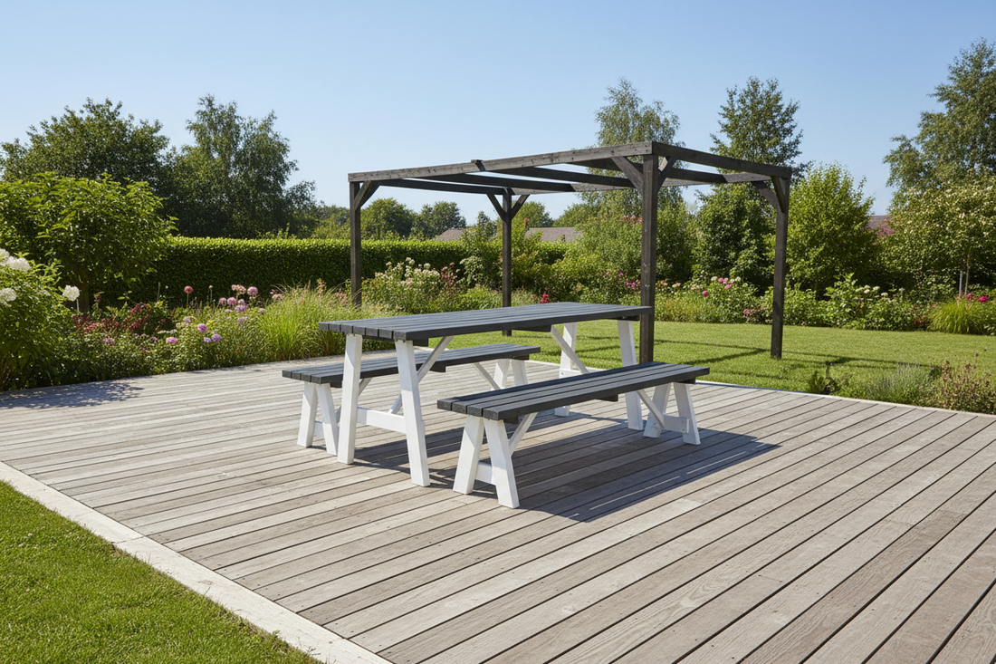 Rodeo tuintafelset op houten deck