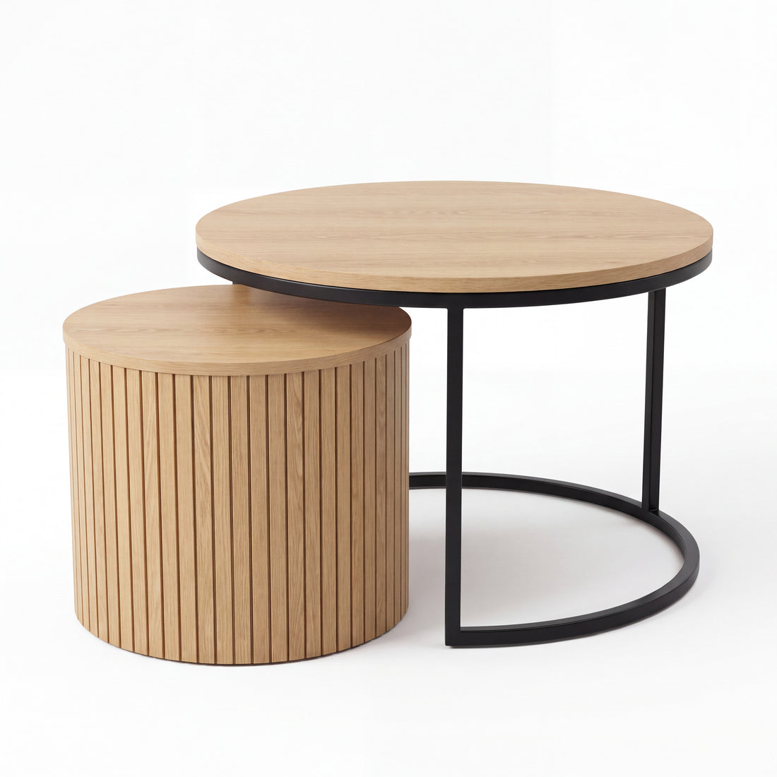 Ronde nesting salontafel set, verbeterd model, schuin aanzicht op witte achtergrond