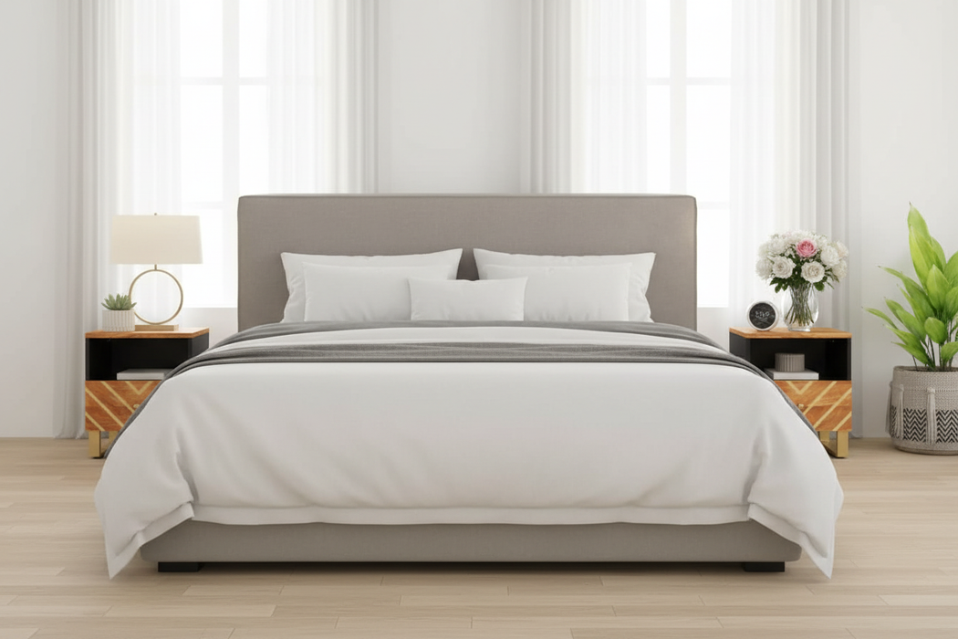 Symmetrische master bedroom met twee nachtkastjes