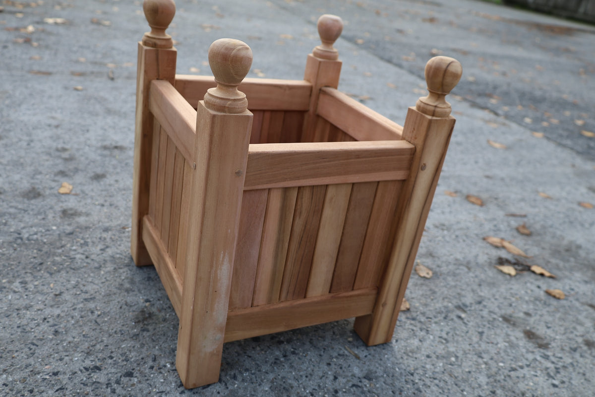 Teak bloembak vierkant klein, 35 × 35 cm, met bolornament