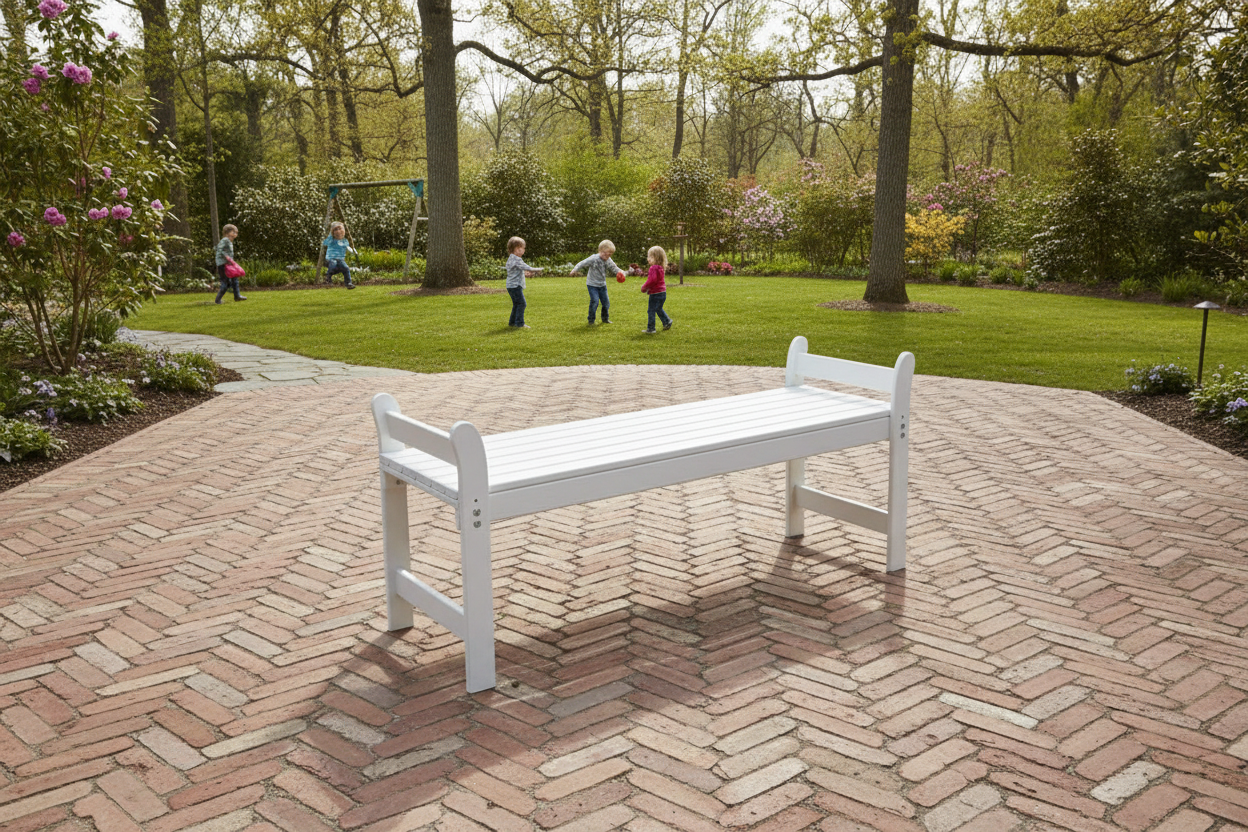 Tuinbank op bakstenen vloer met kinderen