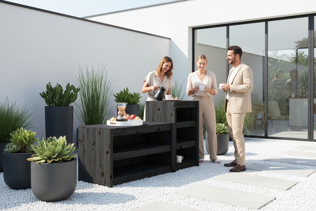 Zwarte kasten minimalist tuin